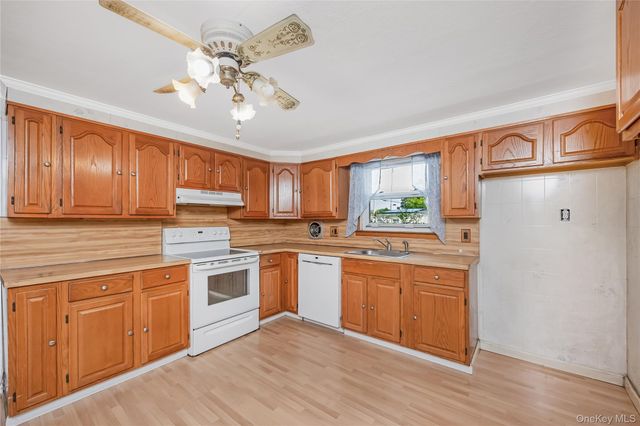 525 Beech Street, North Babylon, NY 11703