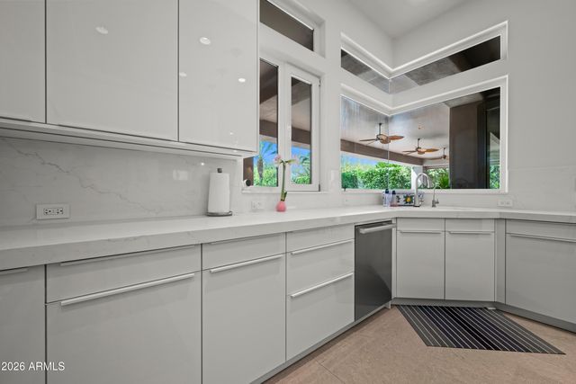 6931 E BRONCO Drive, Paradise Valley, AZ 85253