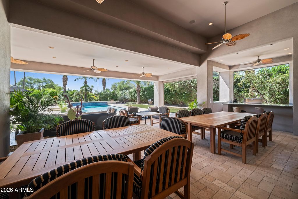 Image 15 of property listing at 6931 E BRONCO Drive, Paradise Valley, AZ 85253