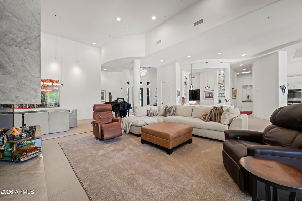 Image 19 of property listing at 6931 E BRONCO Drive, Paradise Valley, AZ 85253