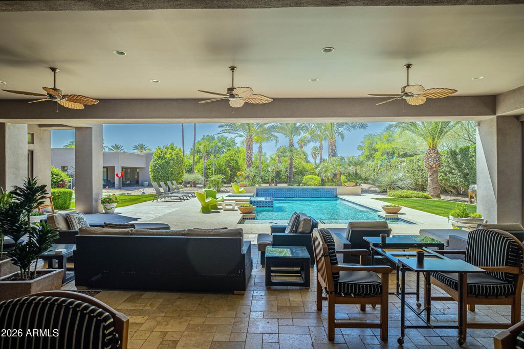 Image 3 of property listing at 6931 E BRONCO Drive, Paradise Valley, AZ 85253