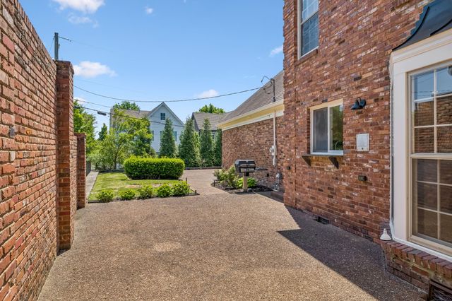 4111 Legend Hall Dr, Nashville, TN 37215