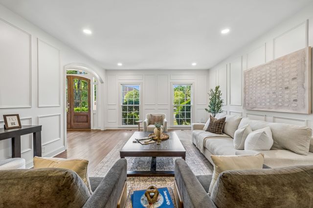 4111 Legend Hall Dr, Nashville, TN 37215