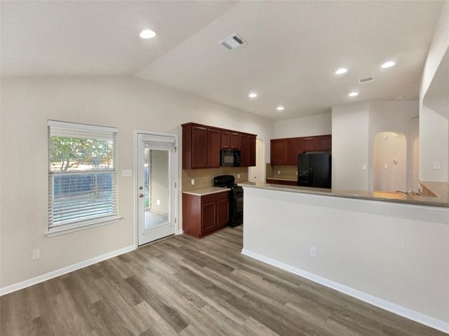 561 Bayou Bend DR, Buda, TX 78610