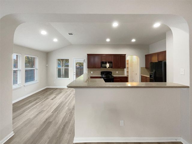 561 Bayou Bend DR, Buda, TX 78610