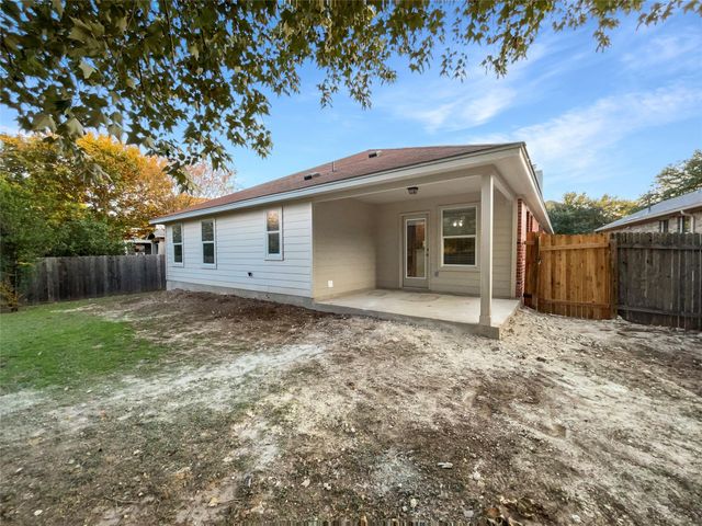 561 Bayou Bend DR, Buda, TX 78610