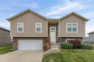 26186 W 141st Court, Olathe, KS 66061