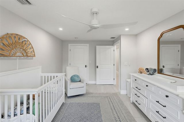 1024 44TH AVENUE NE, St Petersburg, FL 33703