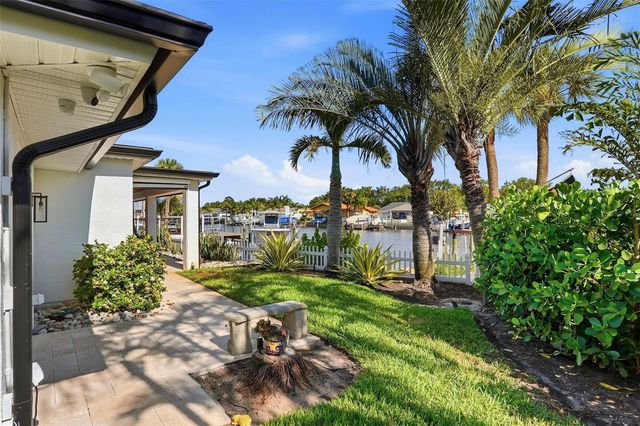 1024 44TH AVENUE NE, St Petersburg, FL 33703