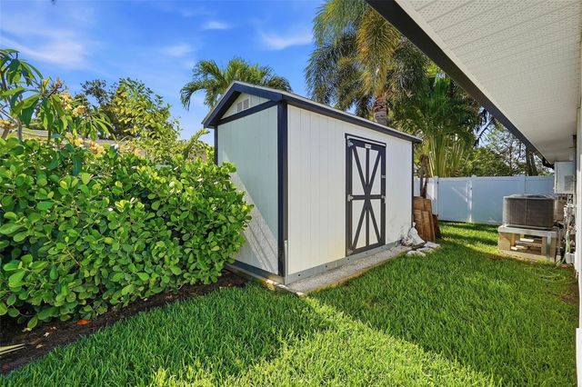 1024 44TH AVENUE NE, St Petersburg, FL 33703