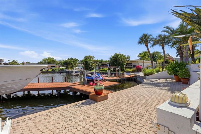 1024 44TH AVENUE NE, St Petersburg, FL 33703