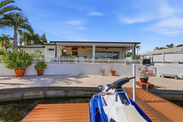 1024 44TH AVENUE NE, St Petersburg, FL 33703