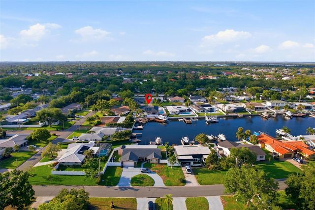 1024 44TH AVENUE NE, St Petersburg, FL 33703