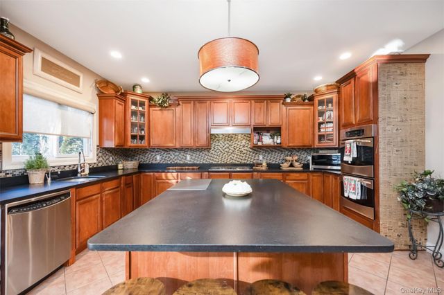 1680 Lake Avenue, Merrick, NY 11566