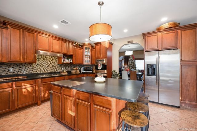 1680 Lake Avenue, Merrick, NY 11566