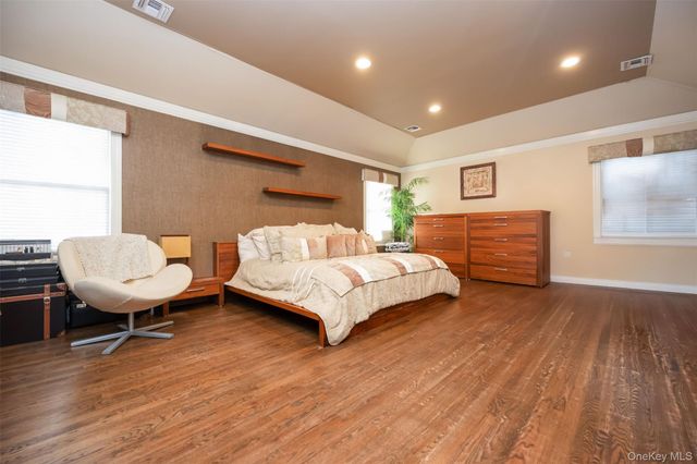 1680 Lake Avenue, Merrick, NY 11566