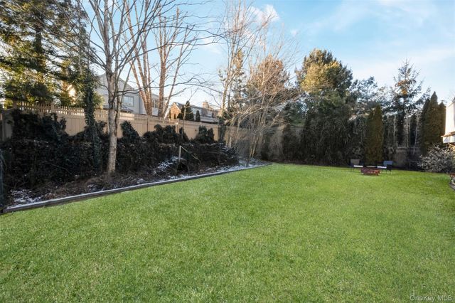 1680 Lake Avenue, Merrick, NY 11566