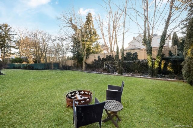 1680 Lake Avenue, Merrick, NY 11566