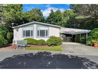 1601 RHODODENDRON Dr 694, Florence, OR 97439