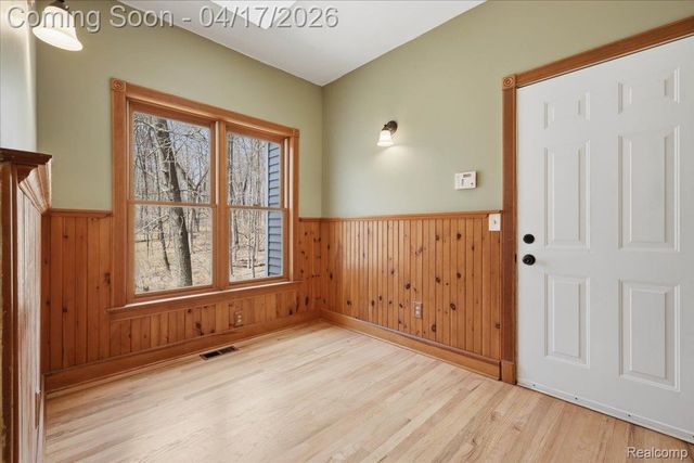 2222 S Hickory Ridge Trail, Milford Charter Township, MI 48380