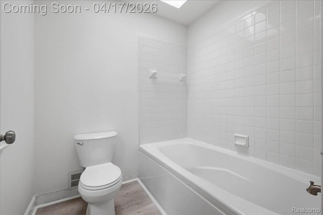 2222 S Hickory Ridge Trail, Milford Charter Township, MI 48380