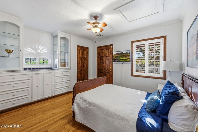 320 W BETHANY HOME Road, Phoenix, AZ 85013