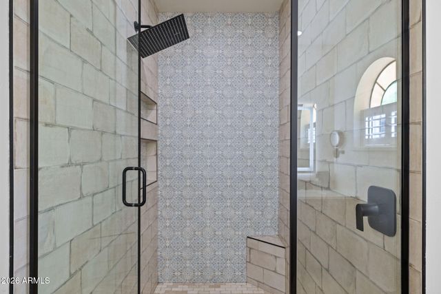 320 W BETHANY HOME Road, Phoenix, AZ 85013