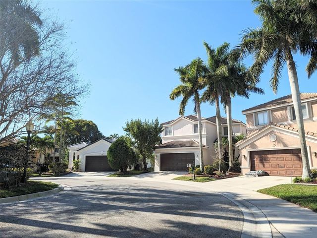 911 Phoenix Way, Weston, FL 33327
