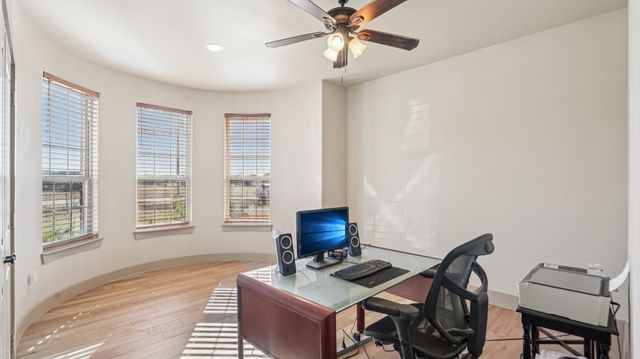 220 Delatorre Street, Trenton, TX 75490