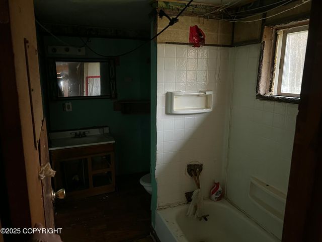 1279 N Beaver Lake Road, Big Lake, AK 99652