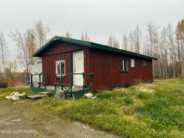 1279 N Beaver Lake Road, Big Lake, AK 99652