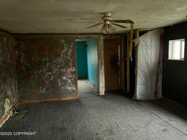 1279 N Beaver Lake Road, Big Lake, AK 99652