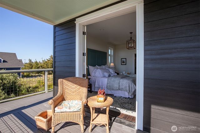 577 Sand Dune Avenue SW, Ocean Shores, WA 98569