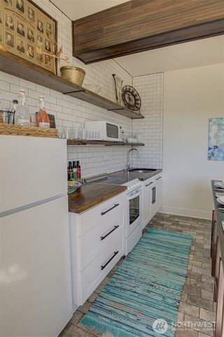 577 Sand Dune Avenue SW, Ocean Shores, WA 98569