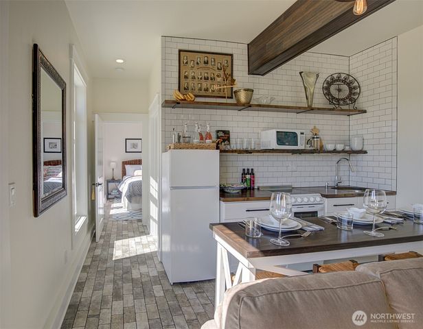 577 Sand Dune Avenue SW, Ocean Shores, WA 98569