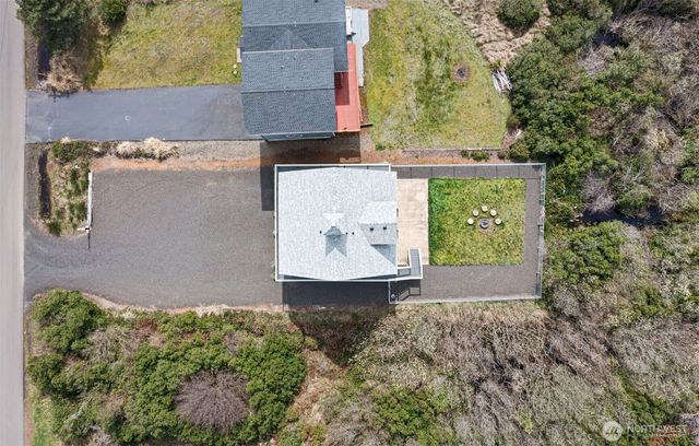 577 Sand Dune Avenue SW, Ocean Shores, WA 98569