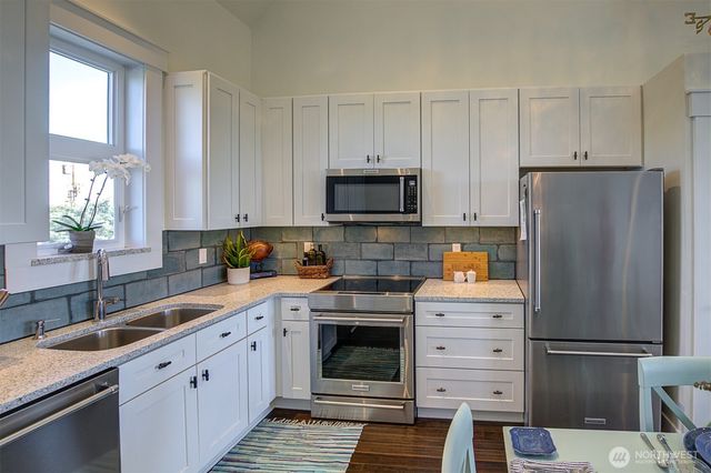 577 Sand Dune Avenue SW, Ocean Shores, WA 98569