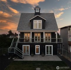 577 Sand Dune Avenue SW, Ocean Shores, WA 98569