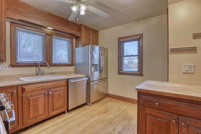 2141 S 87th STREET, West Allis, WI 53227