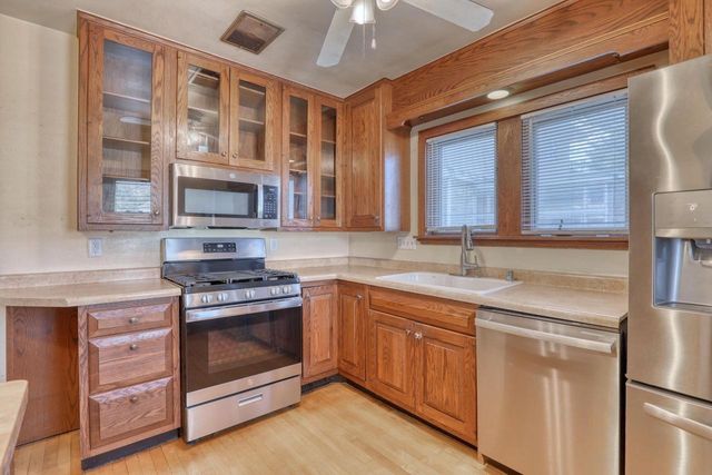 2141 S 87th STREET, West Allis, WI 53227