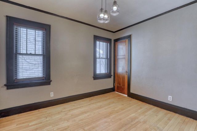 2141 S 87th STREET, West Allis, WI 53227