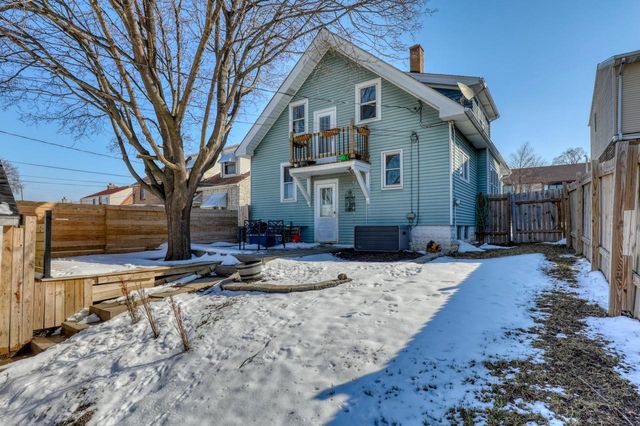 2141 S 87th STREET, West Allis, WI 53227