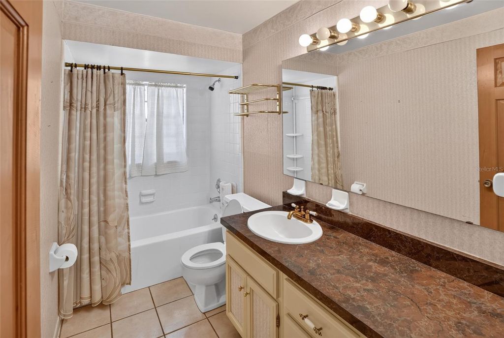 Image 28 of property listing at 2053 WOODY DRIVE, Windermere, FL 34786