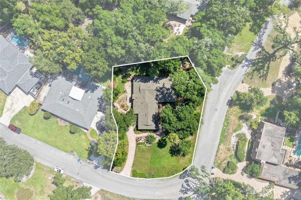 Image 45 of property listing at 2053 WOODY DRIVE, Windermere, FL 34786