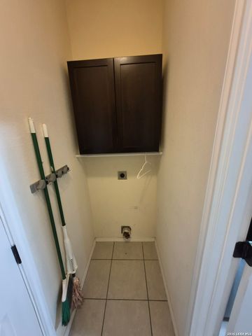 8703 Pensive Dr., Converse, TX 78109