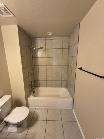 8703 Pensive Dr., Converse, TX 78109
