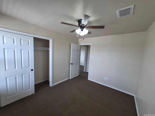 8703 Pensive Dr., Converse, TX 78109