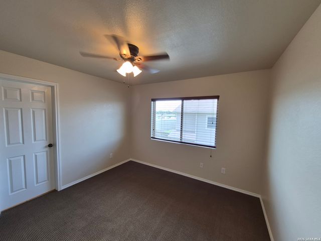 8703 Pensive Dr., Converse, TX 78109
