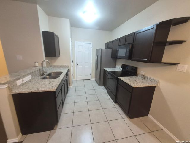 8703 Pensive Dr., Converse, TX 78109