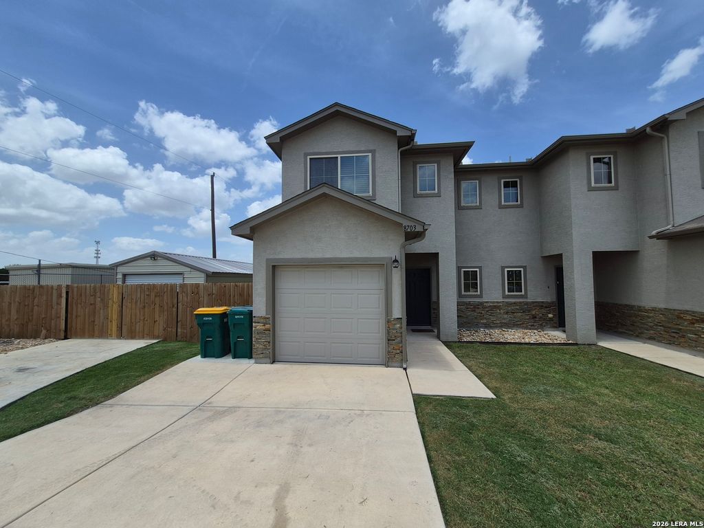 8703 Pensive Dr., Converse, TX 78109